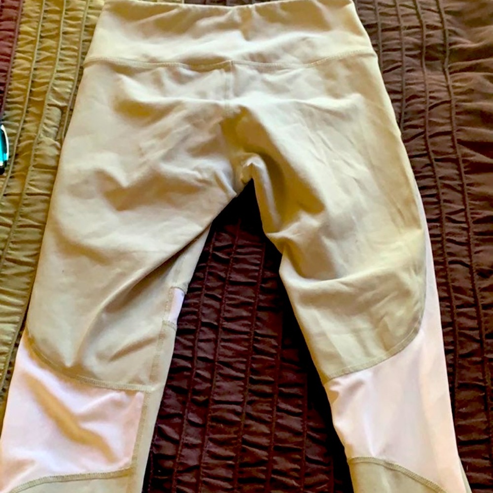 !! SOLD!! Women’s workout leggings